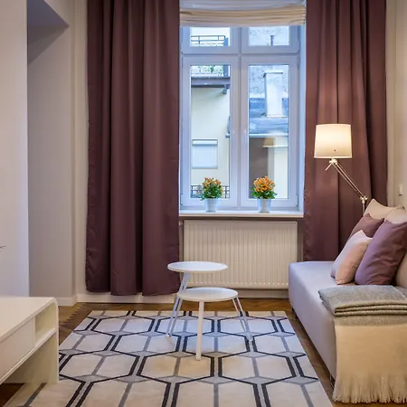 Between Old Town And Kazimierz アパート クラクフ