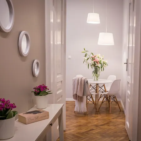 Between Old Town And Kazimierz アパート