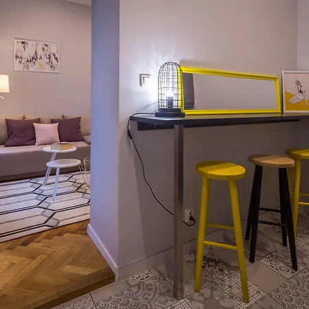 Between Old Town And Kazimierz アパート クラクフ