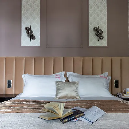 Between Old Town And Kazimierz